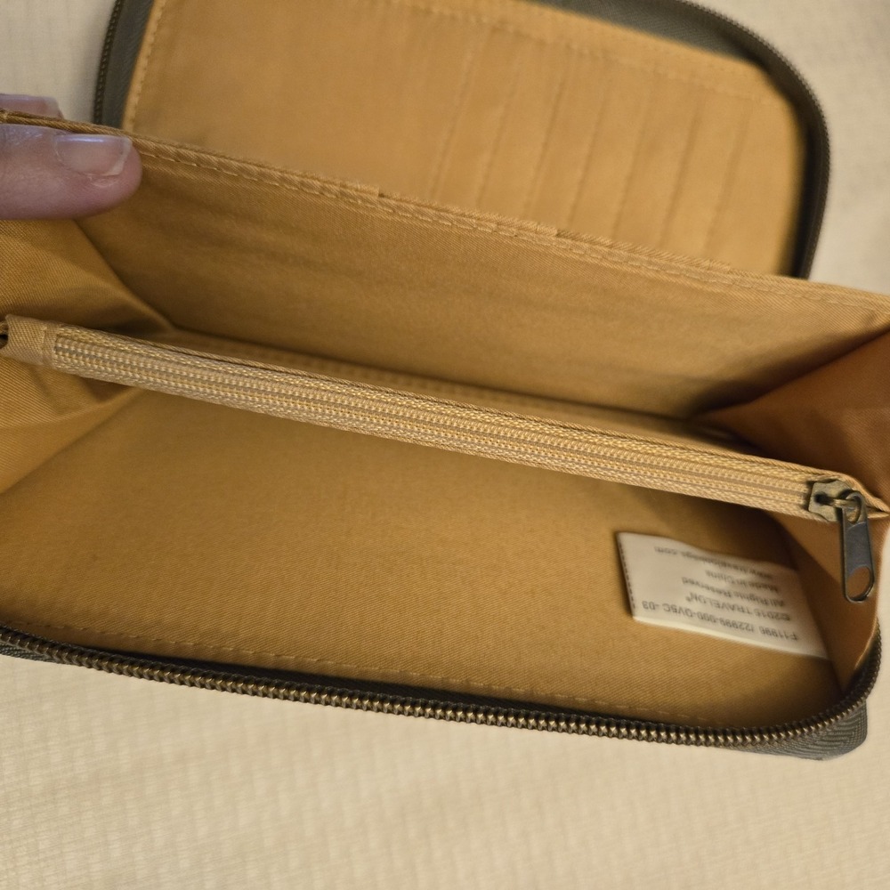 TRAVELON Clutch Wallet RFID Blocking Zip Around Travel Security Vacation EUC - Picture 5 of 9